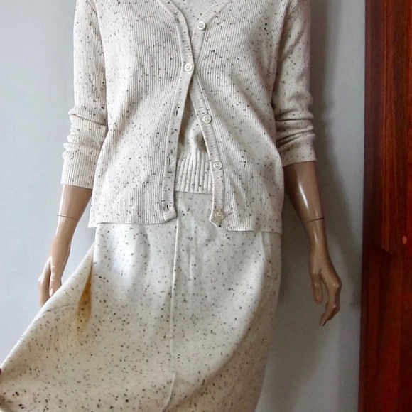 Beautiful 70’s Vintage Italian Confetti Wool Blend Sweater, Tank and skirt - Picture 3 of 10